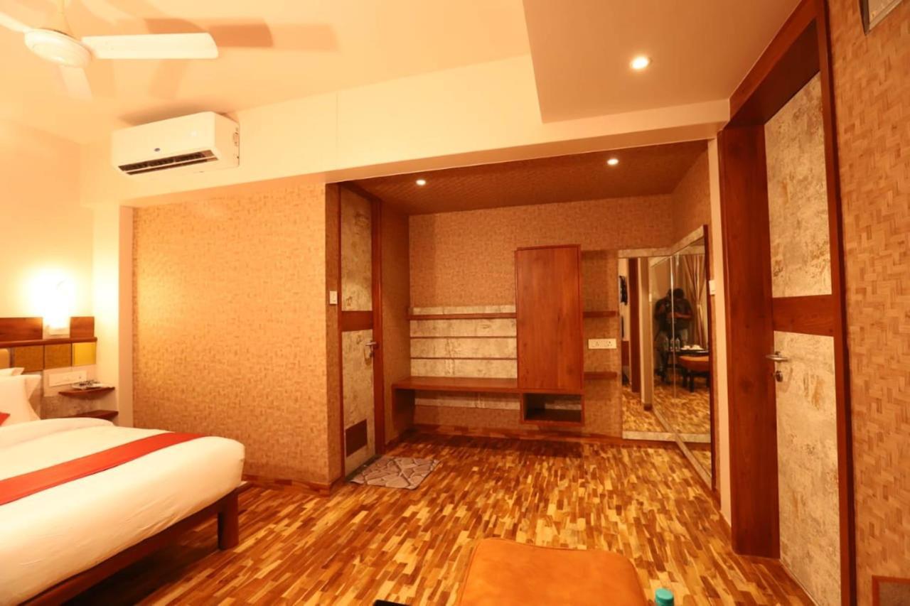 Hotel Prabha Palace Ahmednagar Exterior foto