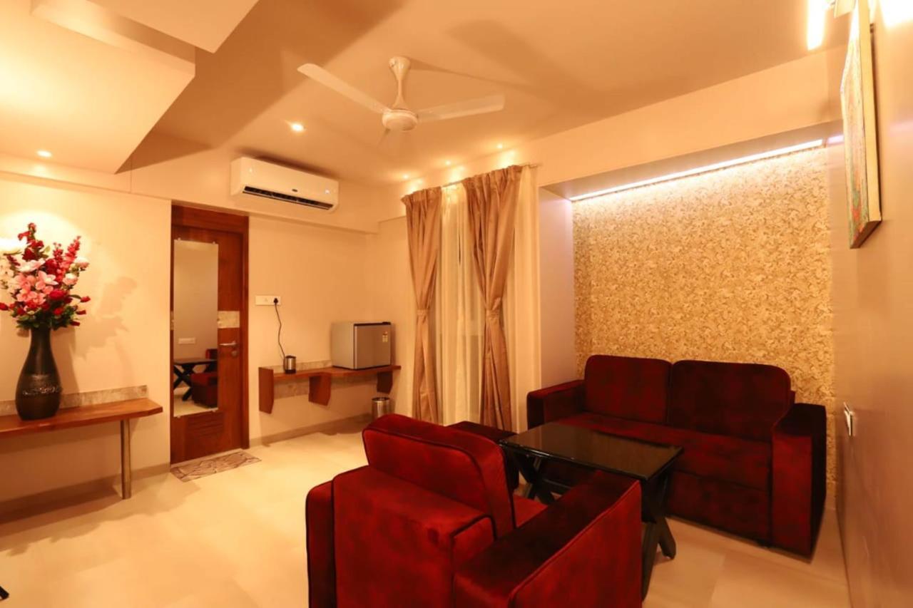 Hotel Prabha Palace Ahmednagar Exterior foto