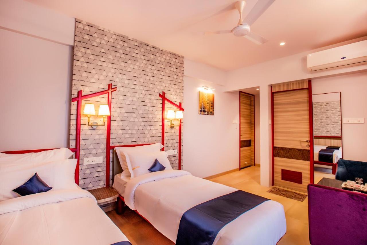 Hotel Prabha Palace Ahmednagar Exterior foto
